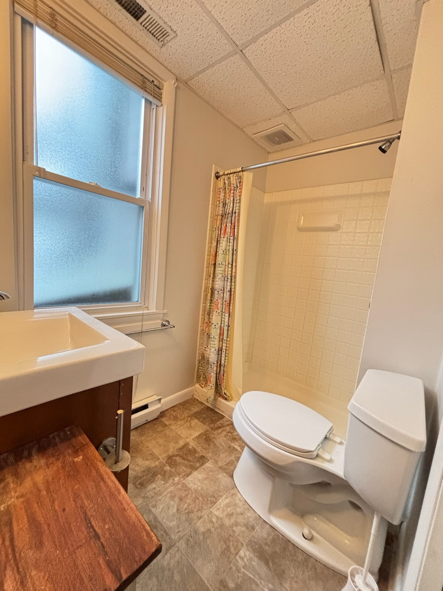 Corinthian Sand, Bathroom