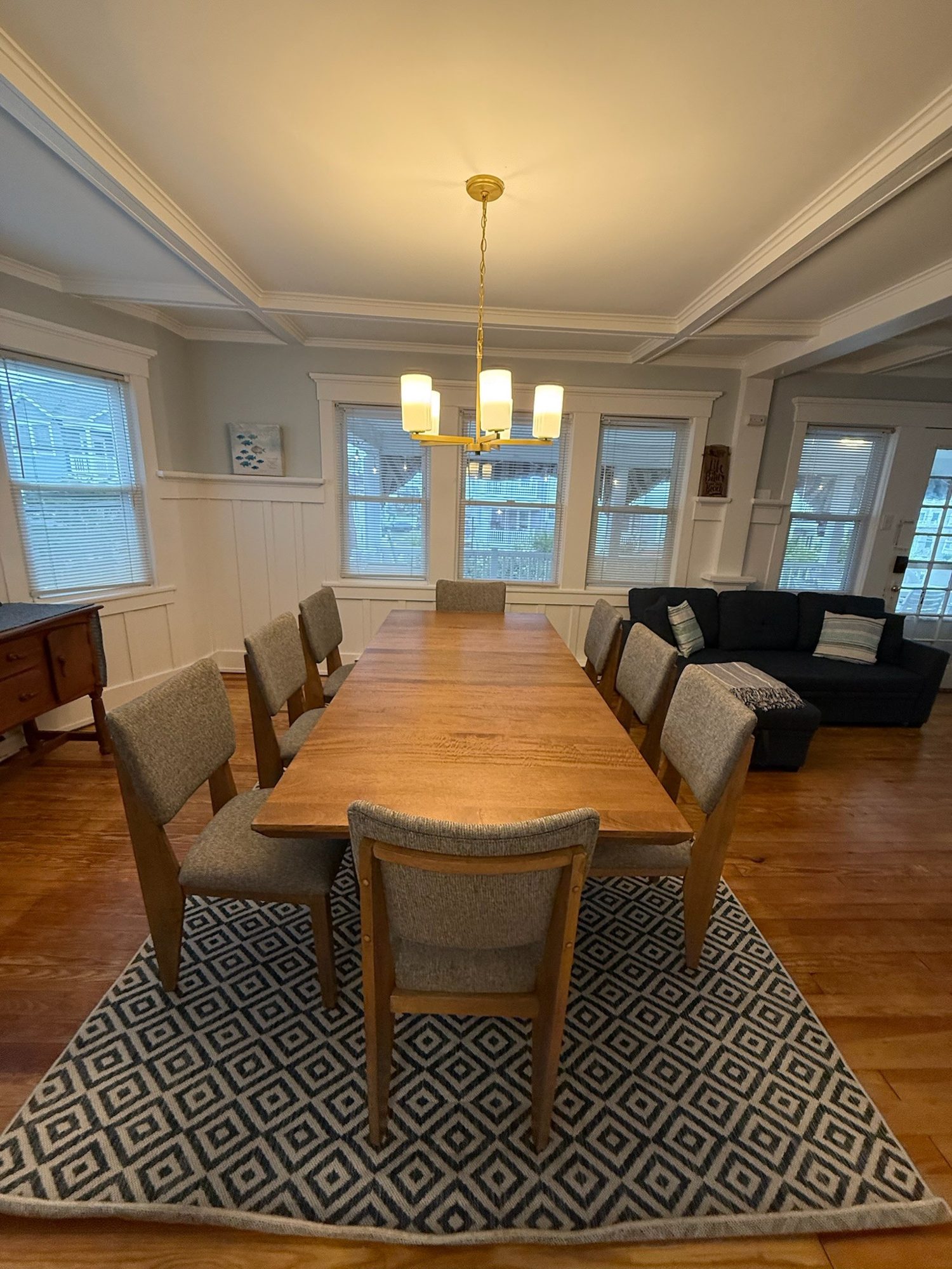 Corinthian Salt, Dining room